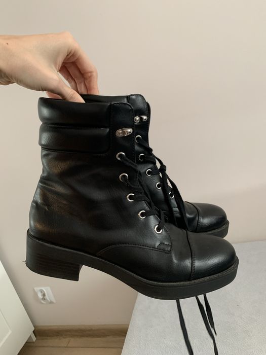 botki wiazane  bershka r.38