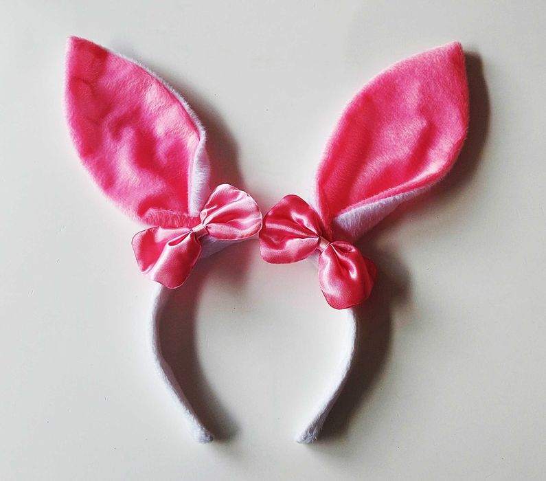 Bandolete com laços cor-de-rosa e orelhas de coelhinha