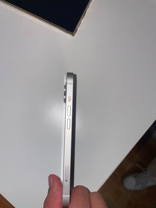 iPhone 13 128GB Branco/Starlight