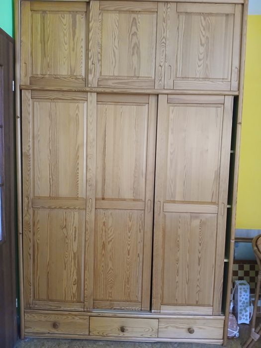 Szafa sosnowa z szufladami