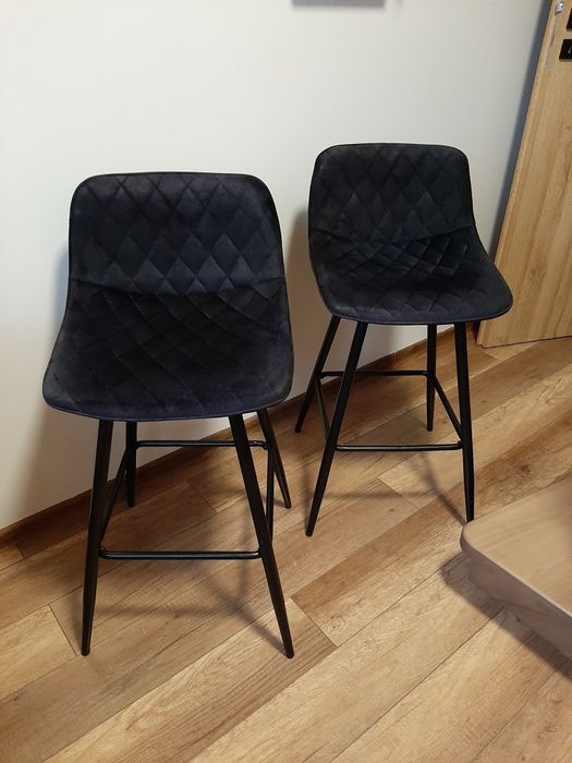 Krzesła czarne welurowe