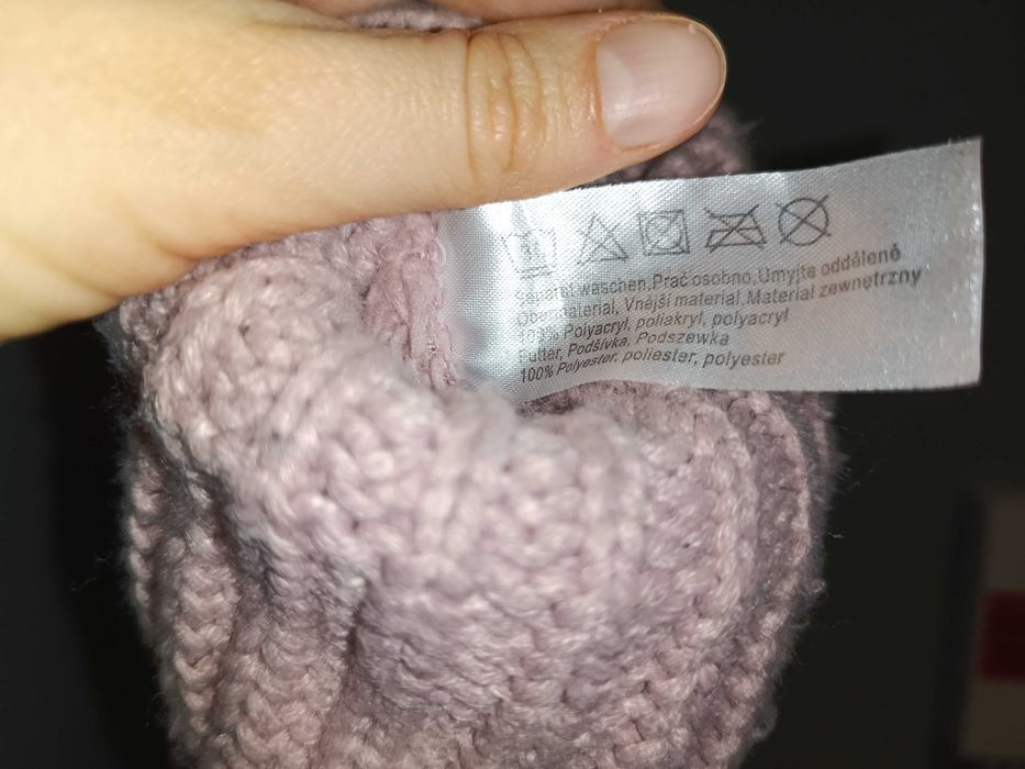 Różowe, ciepłe, dziergane rękawiczki z jednym palcem