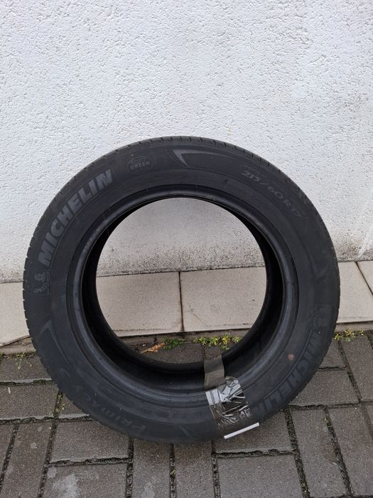 Продам резину 215/60/r17