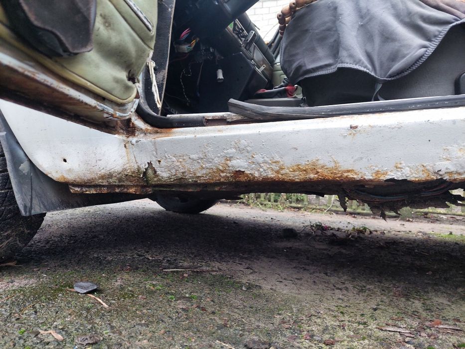 Автомобіль жигули 21011