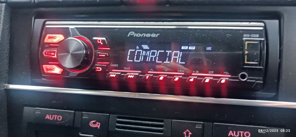 Auto radio paeonear