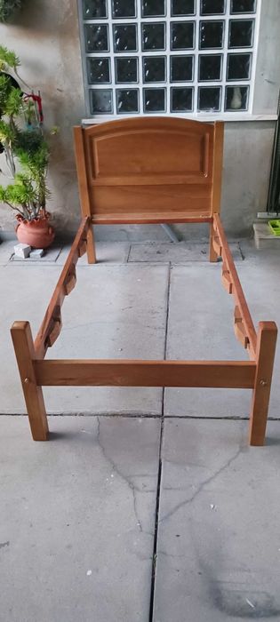 Cama em madeira Maciça de Castanho