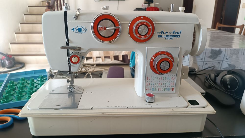 Maquina de costura elétrica