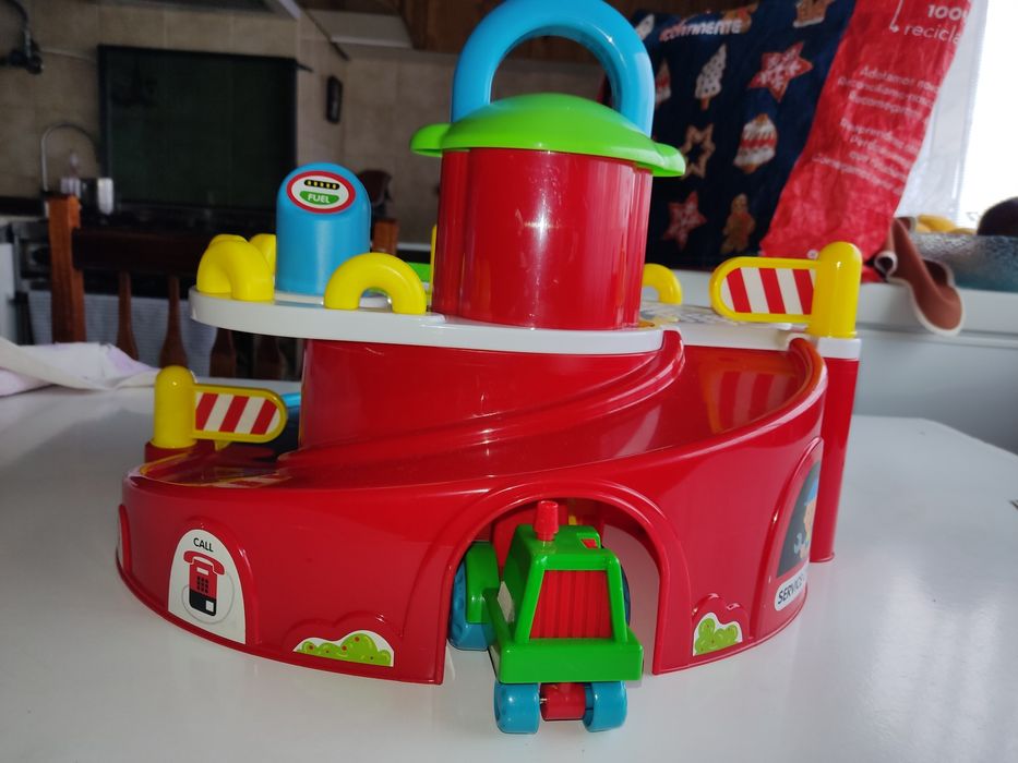 Garagem de brincar