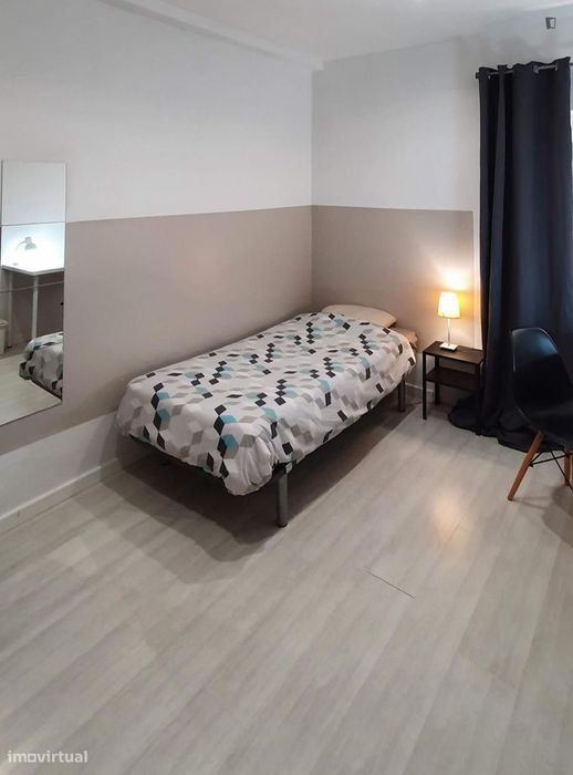 Quarto - localizado em Baixa Coimbra