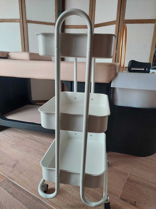 Carrinho com 3 prateleiras