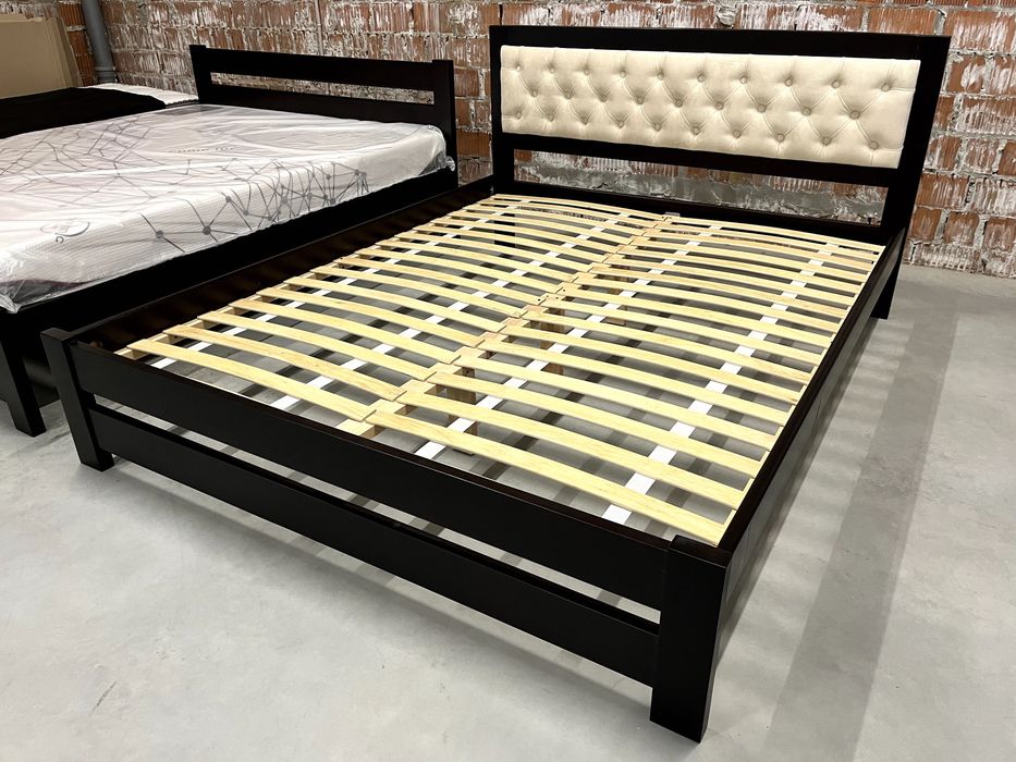 Ліжко дерев'яне двоспальне з матрацом, м'яка спинка, розмір 160х200