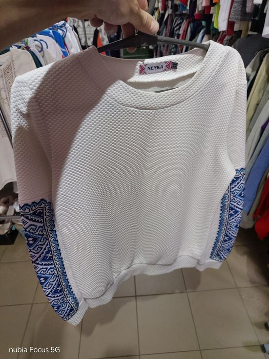 Світер вишиванка