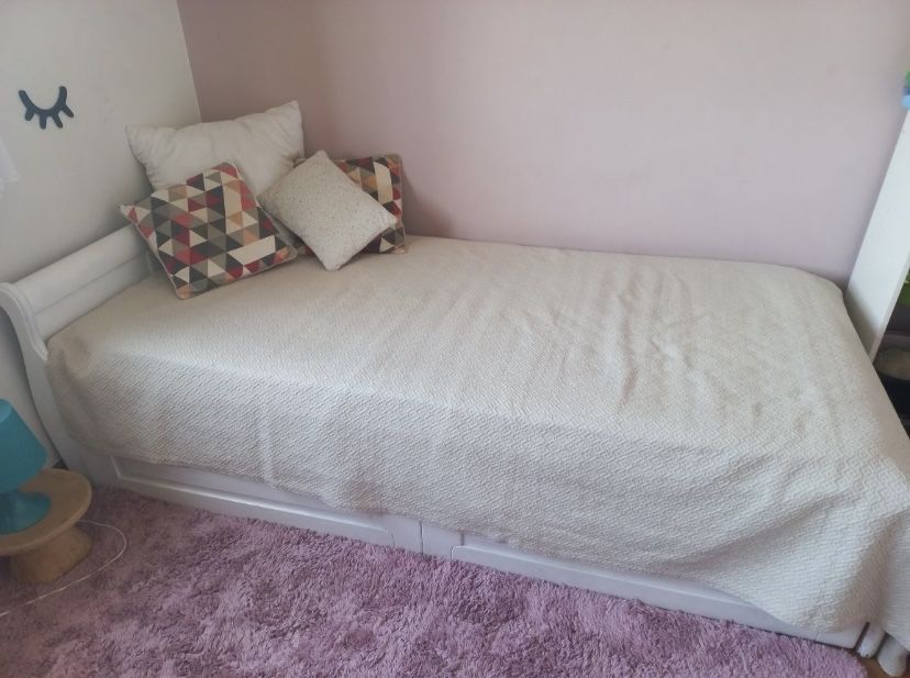 Cama de solteiro dupla