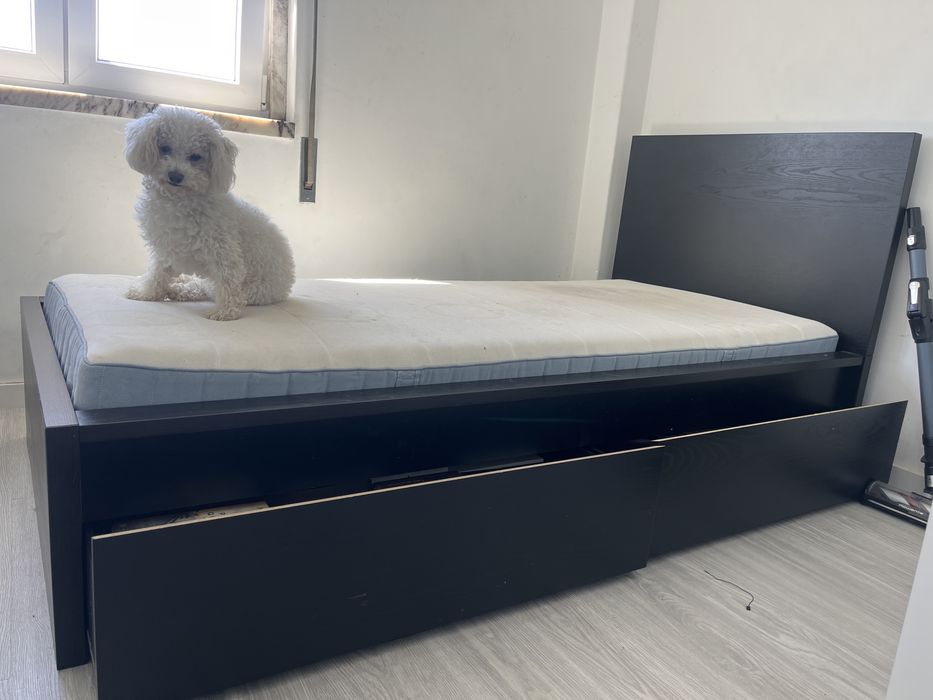Cama de solteiro com dois gavetoes