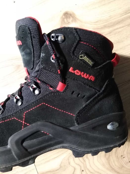 LOWA. Markowe buty.