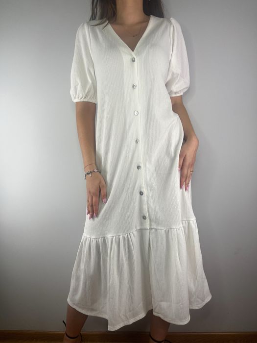 Biała sukienka szmizjerka bufiastymi rękawkami midi River Island 42