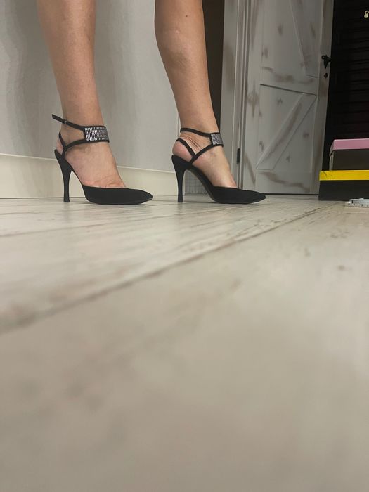 Туфельки Carlo Pazolini натуральная замша со стразами. Цена снижена.