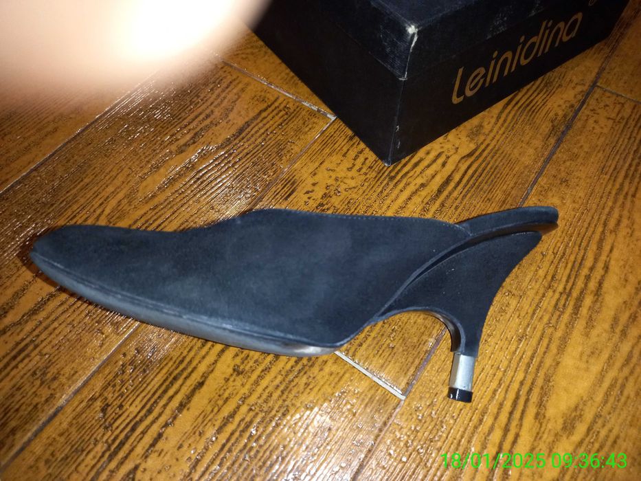 Обувь  
 женская.