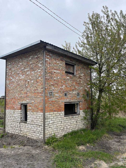 Продаж Комерційного приміщення (Земельна ділянка 2,4 Га )