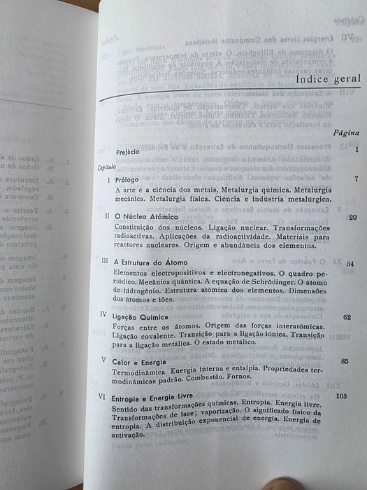 Livro "Introdução à Metalurgia" de Alan H. Cottrell