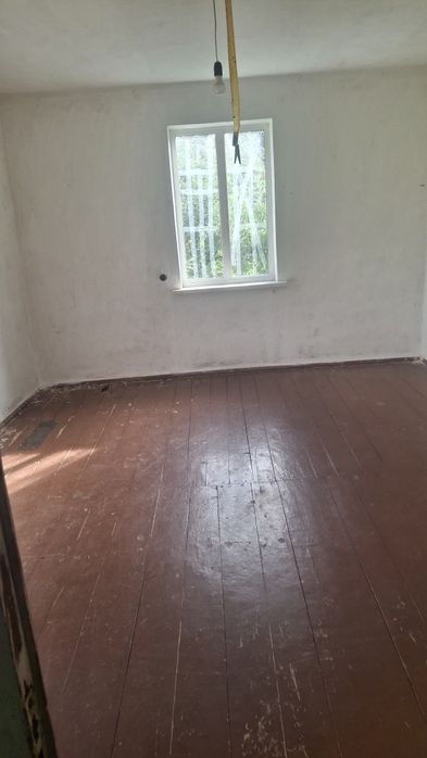 продам будинок  в селі. Новоселиця