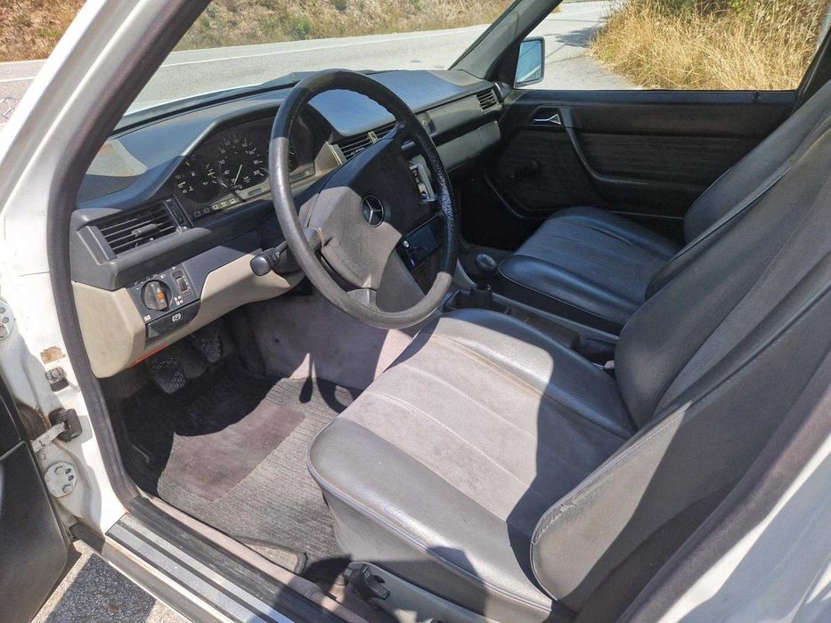 Mercedes W124 250D