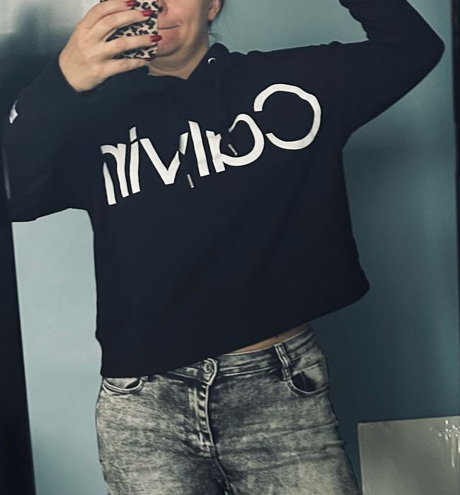 Calvin Klein 38 M czarna bluza luźna z kapturem białe Logo