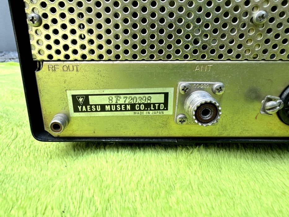Yaesu FT-200 SSB Transceiver – klasyczny transceiver krótkofalarski vintage