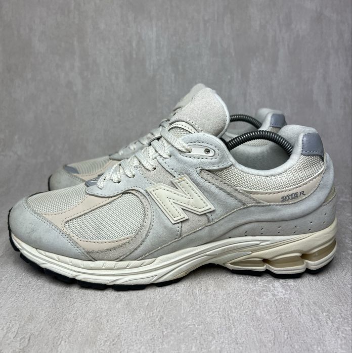Кросівки New Balance 2002R