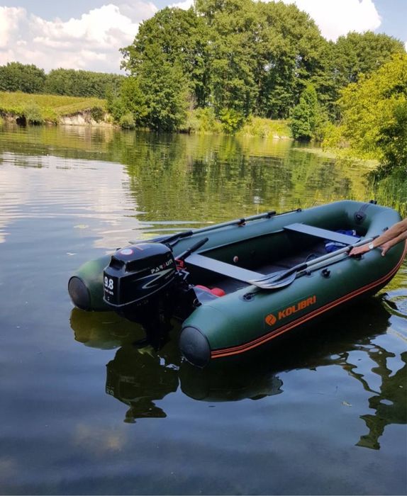 Лодка килевая Kolibri KM-330DL