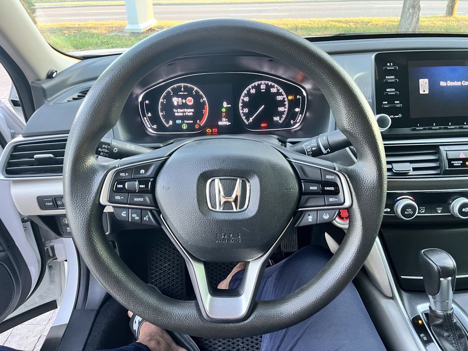 Honda Accord 2018 VIN 1HGCV1F16KA011927 фото оголошення 8 з 14