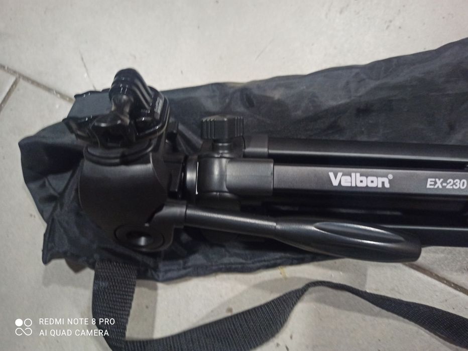Штатив Velbon EX-230 з тримачем з чохлом стан нового