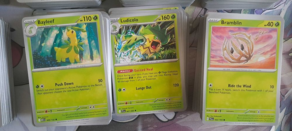 Karty Pokemon TCG.  Ponad 950 kart bez powtórek.