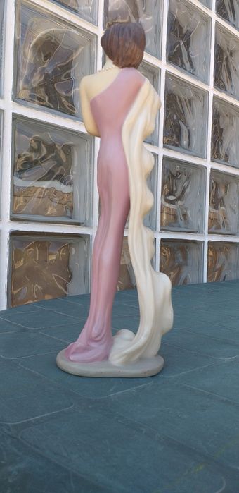 Estatueta de porcelana
