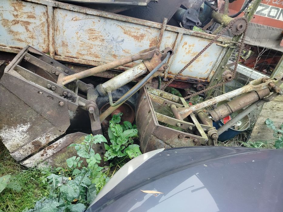 Sprzedam chwytaki do ładowacza cyklop