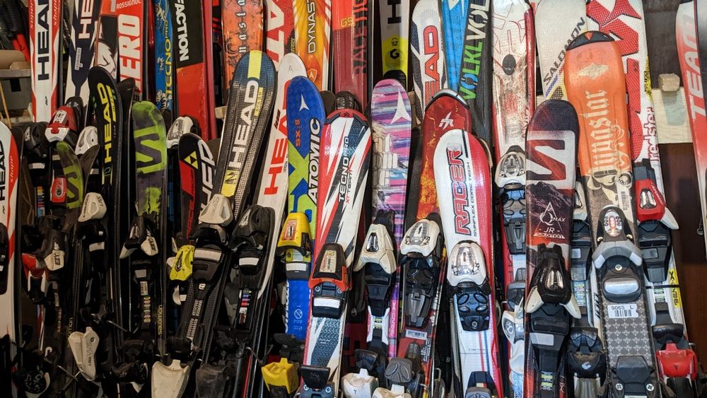 Розпродаж Гірські лижі з Австрії, опт і роздріб
