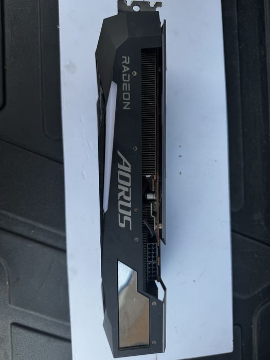 Gigabyte AORUS Radeon RX 6800 MASTER 16G (модель GV-R68AORUS M-16GD).