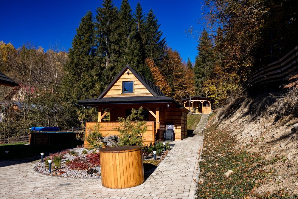 Nowy domek z prywatnym jacuzzi pod samym lasem w Beskidach- dla 4 osób