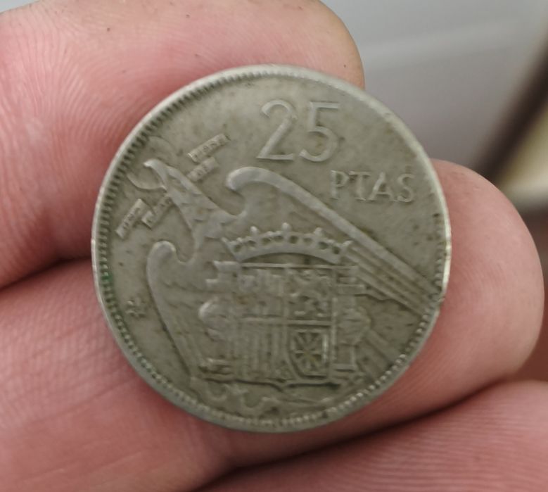 Moeda de 25 pezetas antiga