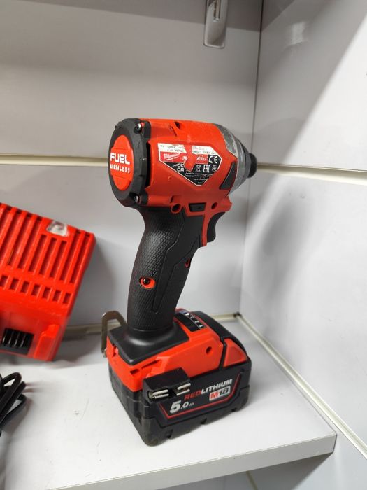 Milwaukee M18 імпакт ударний шуруповерт Мілвоке оригінал
