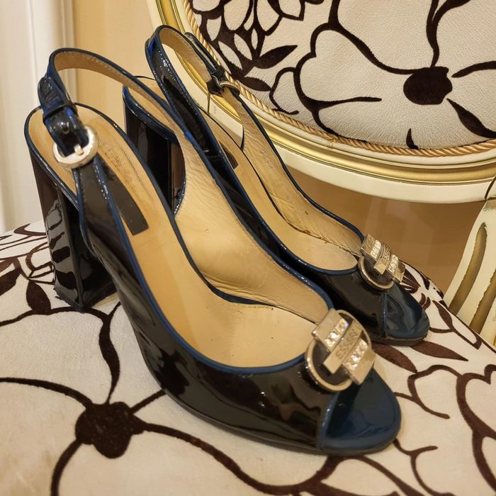 Босоножки Essere