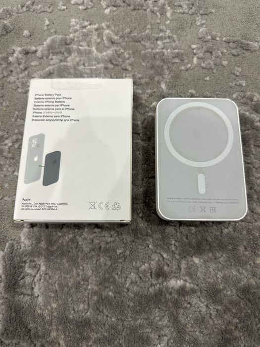 Продам повербанк apple magsafe