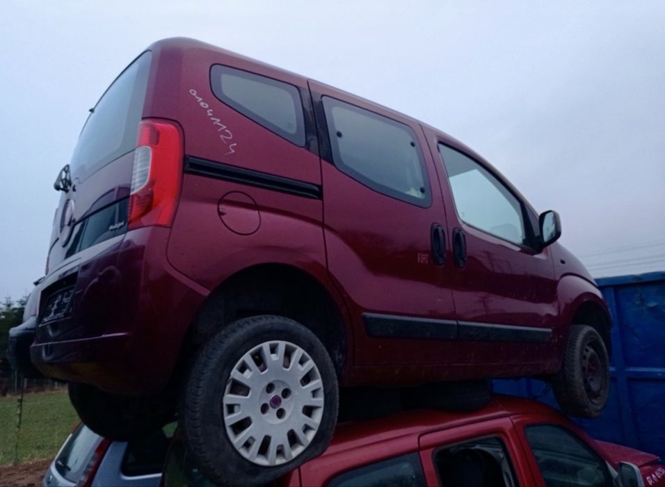 Вікно стікло деталі Fiat Qubo