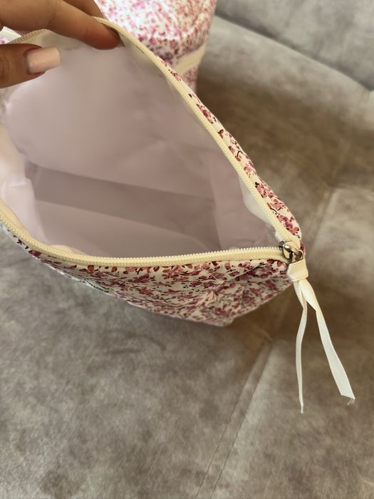 Набір косметичок 3в1.Квітковий дизайн. Дуже місткі.