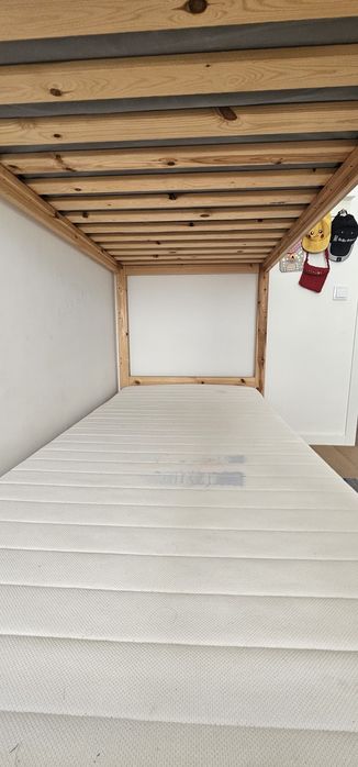 Beliche com 2 colchões em bom estado