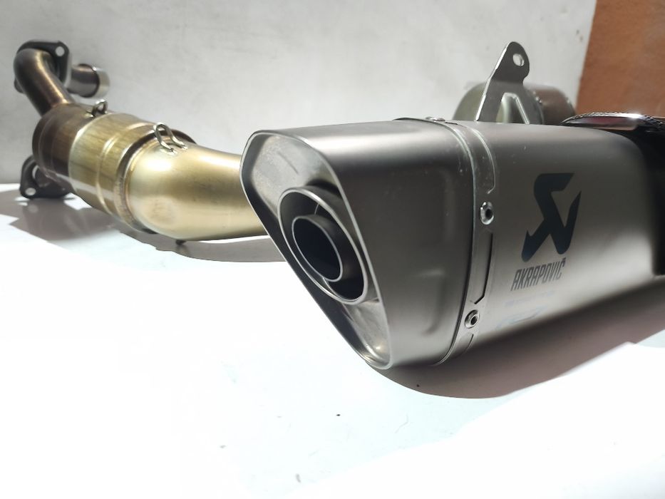 Akrapovic   Yamaha R7 / MT 07/ XSR 700