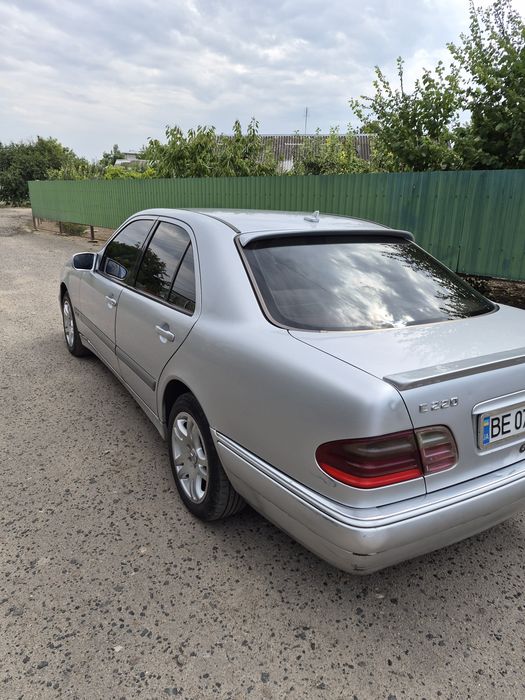 Мерседес Mercedes w210