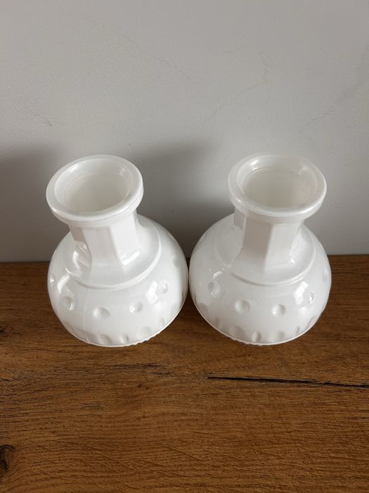 Zestaw 9 białych wazonów szklanych dekoracyjnych 12 cm – szkło mleczne