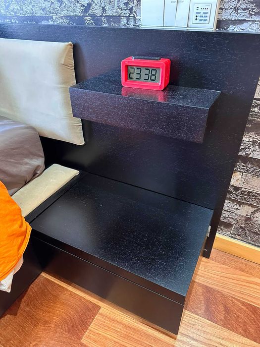 Cama de Casal 160x200 com Estrado Elevatório + 2 Mesas de Cabeceira