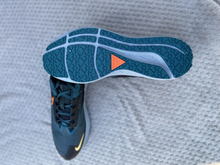 Продам нові кросівки Nike, 49,5 розмір (33см)